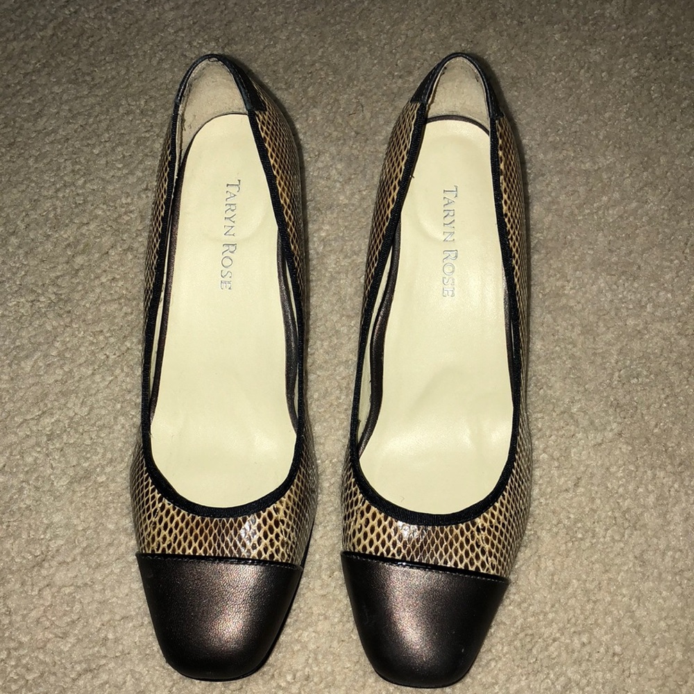 🌼Taryn Rose 🌸Chloris Cap-Toe Pump, Taupe